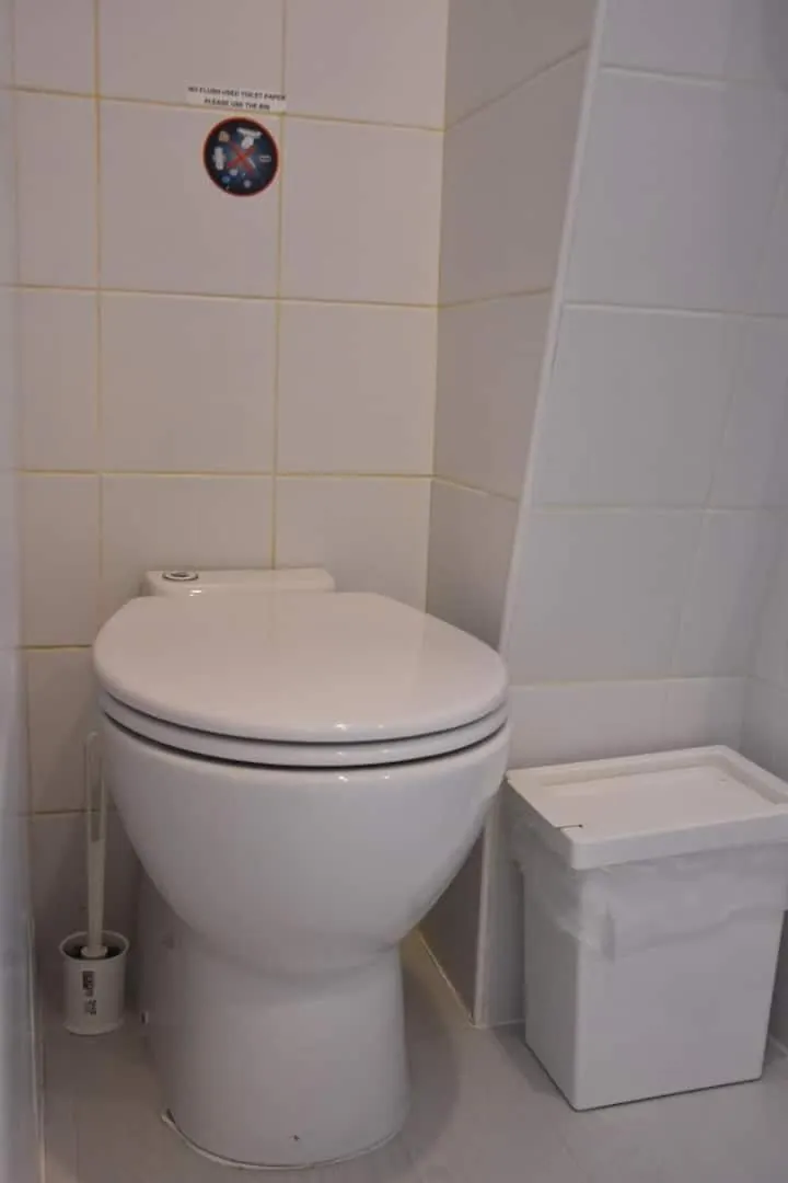 Apartment Coeur De Paris Notre Dame Nid Tout Equipe Type Cabine Salle De Bains Calme Lumineux Propre
