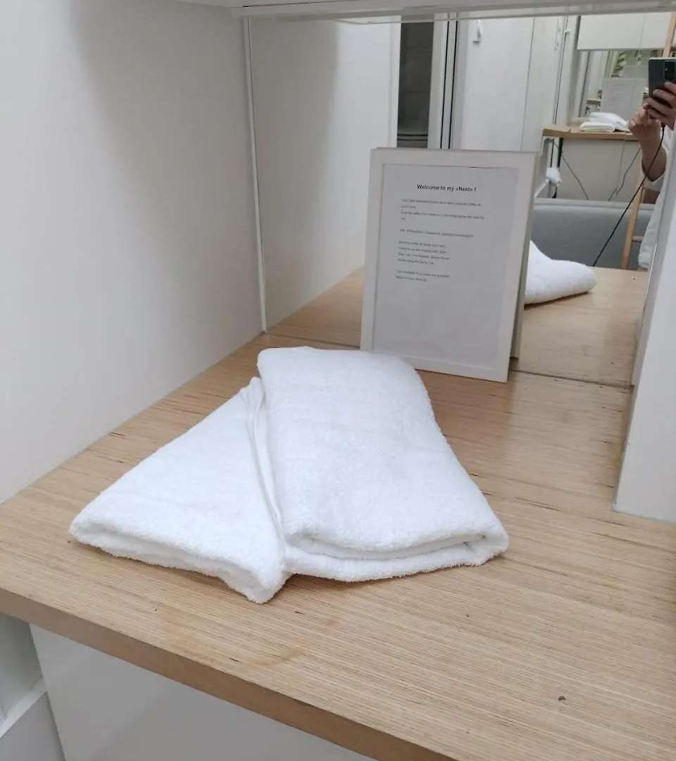 Apartment Coeur De Paris Notre Dame Nid Tout Equipe Type Cabine Salle De Bains Calme Lumineux Propre France